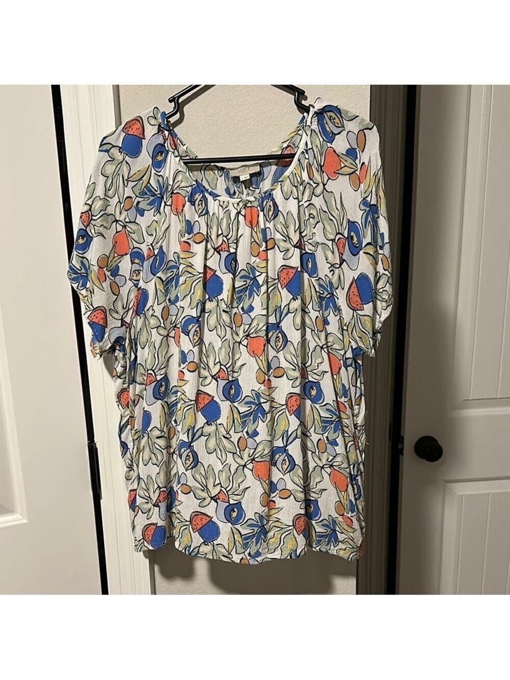 Loft women’s Short Sleeve Flowy Top Size XL Bright Colorful Floral print